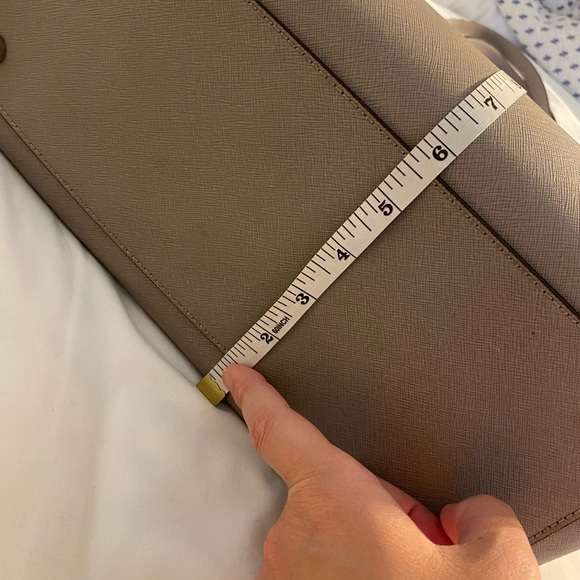 Michael Kors Rivington Tote - Picture 15 of 16